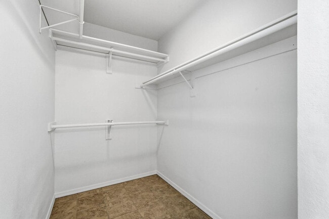 Building Photo - 2020 W Union Hills Dr