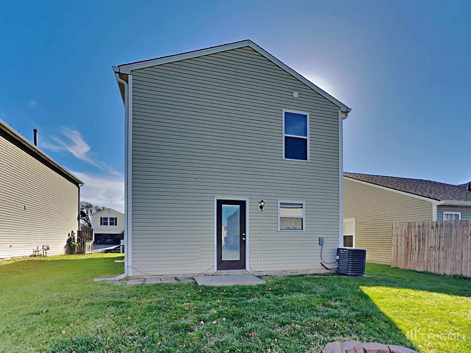 Building Photo - 10878 Glenayr Dr