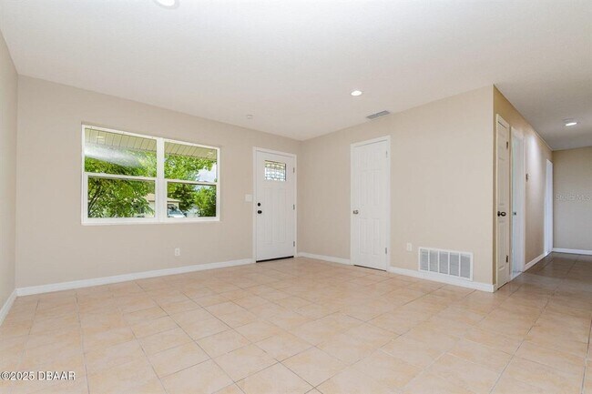 Building Photo - 1808 Green Pl