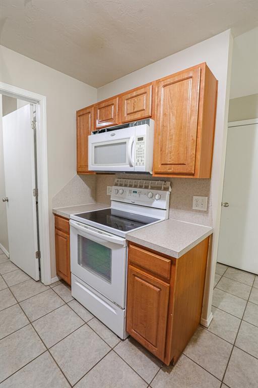 Building Photo - 2705 NW 187th Terrace