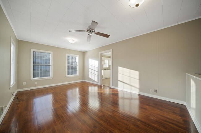 Building Photo - 103 Cosgrove St