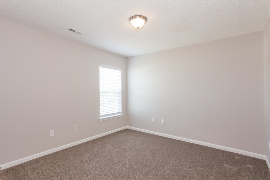 Building Photo - 3630 Chepstow Ct
