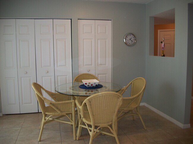 Building Photo - BEAUTIFULLY FURNISHED, 3 BEDROOM 2 BATH,  VACATION CONDO!