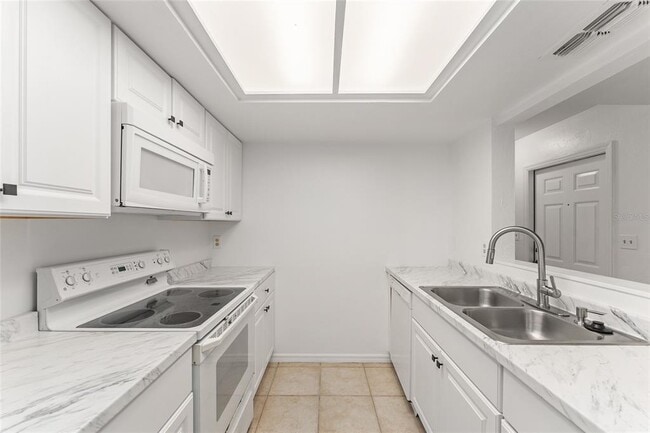 Building Photo - 917 SW 56th Terrace