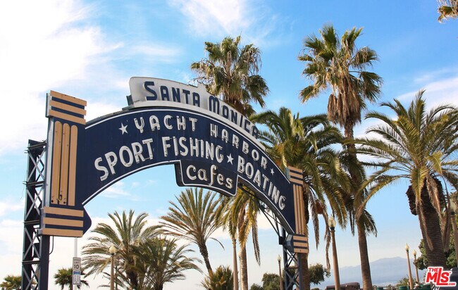 Building Photo - 2910 Neilson Wy