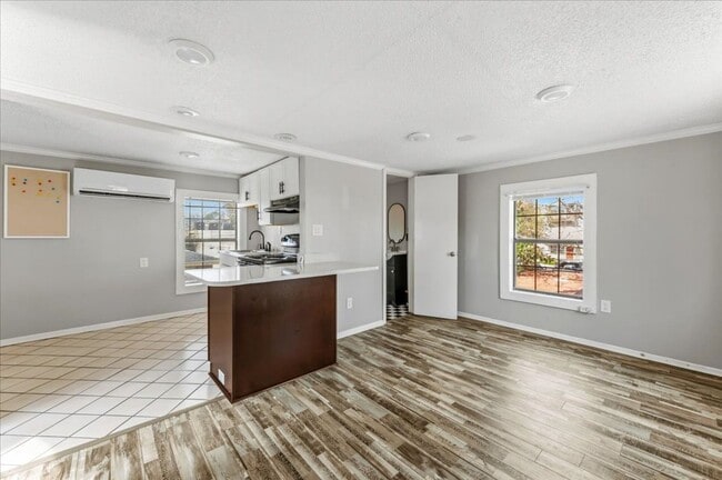 Building Photo - Charming Studio in a Great Location – $1,100/month