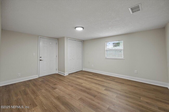 Building Photo - 2650 Debbie Ct