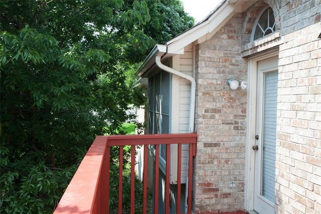 Building Photo - 11584 Cedarcliffe Dr