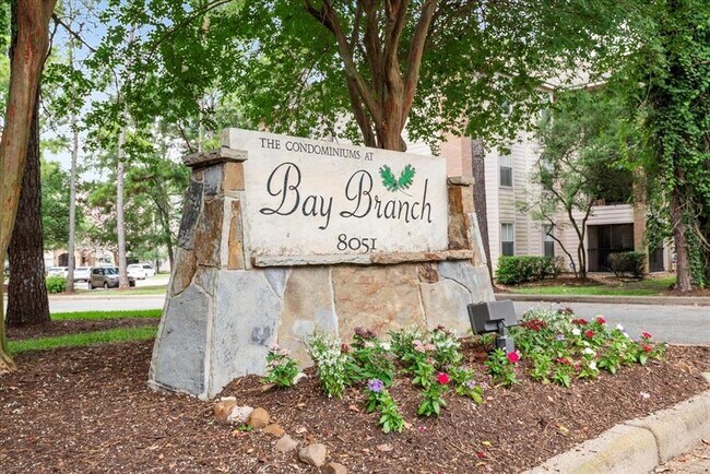 Building Photo - 8051 Bay Branch Dr