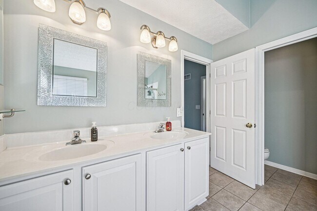 Building Photo - 2230 Seton Dr