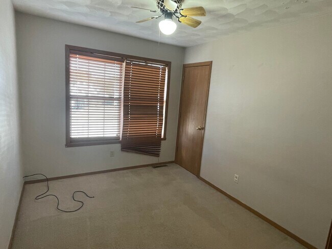 Building Photo - 125 Landing Gear Dr