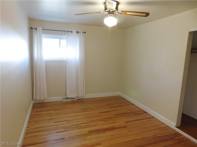 Building Photo - 5653 Cumberland Dr