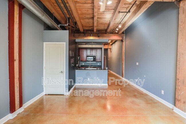 Building Photo - 815 Porter St