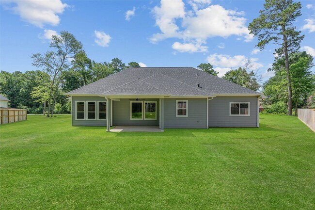 Building Photo - 15109 Paradise Ct