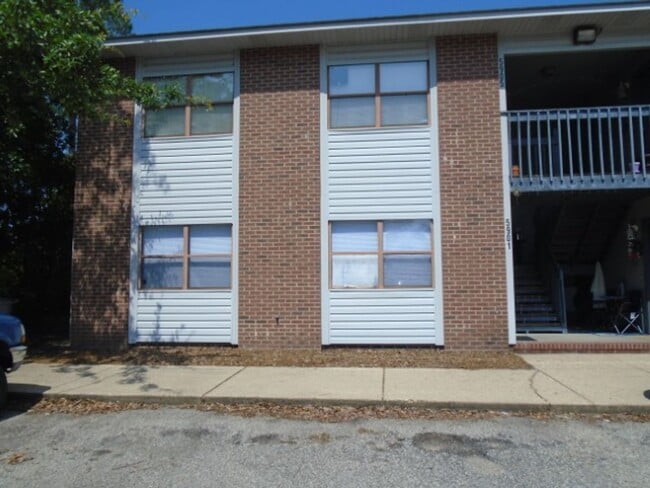 Primary Photo - 2 Bedroom Apartment Available in Hope Mills!