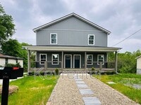 Building Photo - 2707 Summit Ave