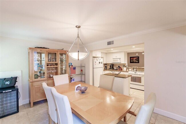 Building Photo - 1205 E Peppertree Dr