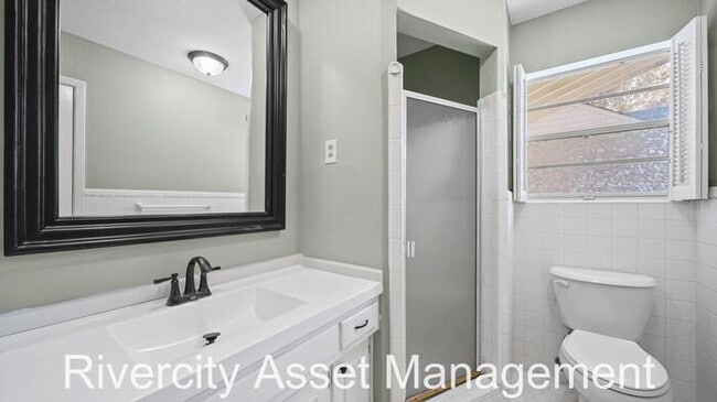 Building Photo - East Memphis Beauty!!!! Section 8 Welcomed...