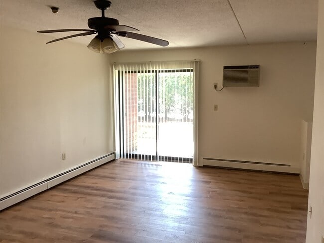 Building Photo - 50 Cambridge Rd