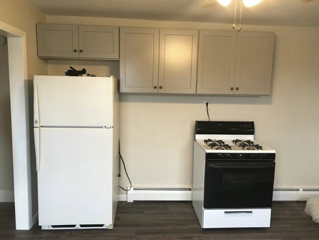 Building Photo - 5 Greystone Ave