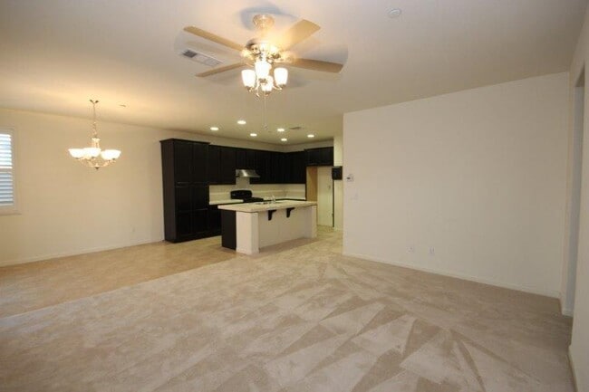 Building Photo - Gorgeous Elk Grove Home