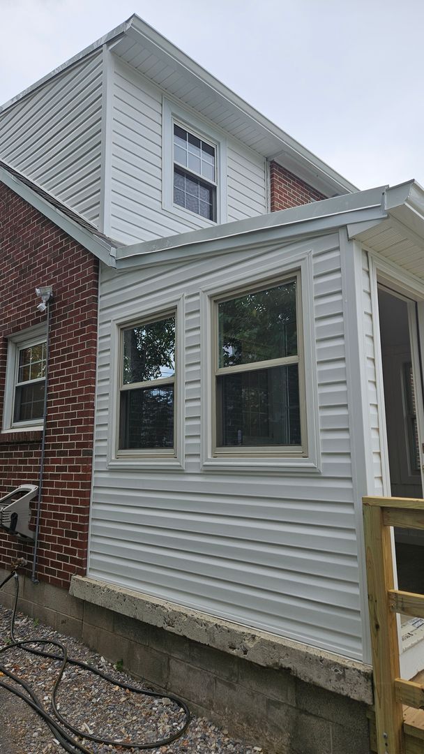 Building Photo - 3 Bedroom Single Family Home