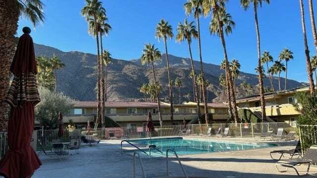 Building Photo - 1900 S Palm Canyon Dr