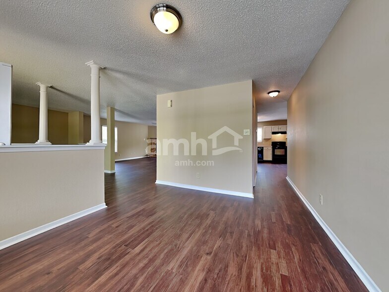 Building Photo - 10215 Noble Ct