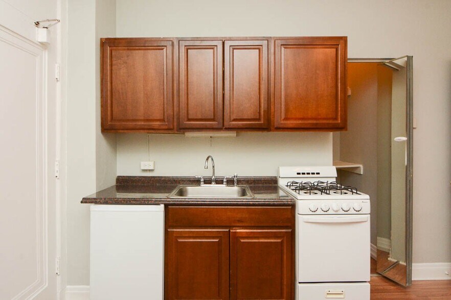 Building Photo - 3832 N Fremont St