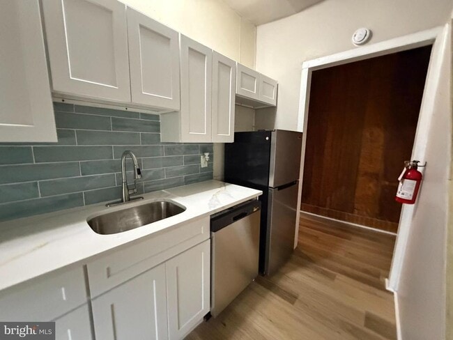 Building Photo - 1 Breakneck Rd