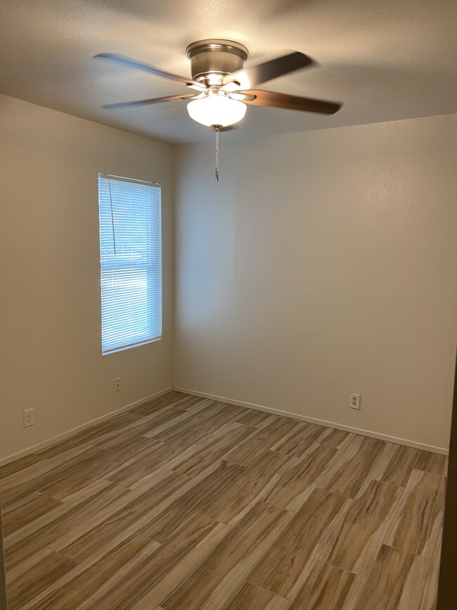 Additional bedrooms - 12811 Broughton Way