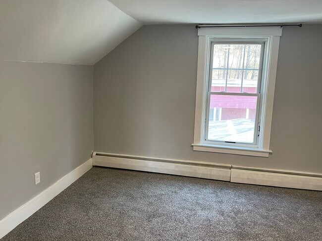 Building Photo - 117 Marshall St