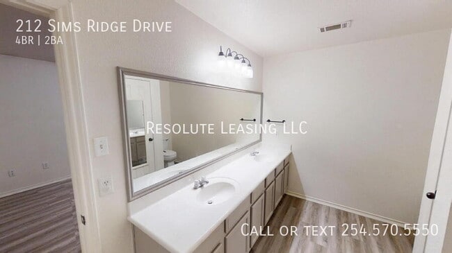 Building Photo - 212 Sims Ridge Dr