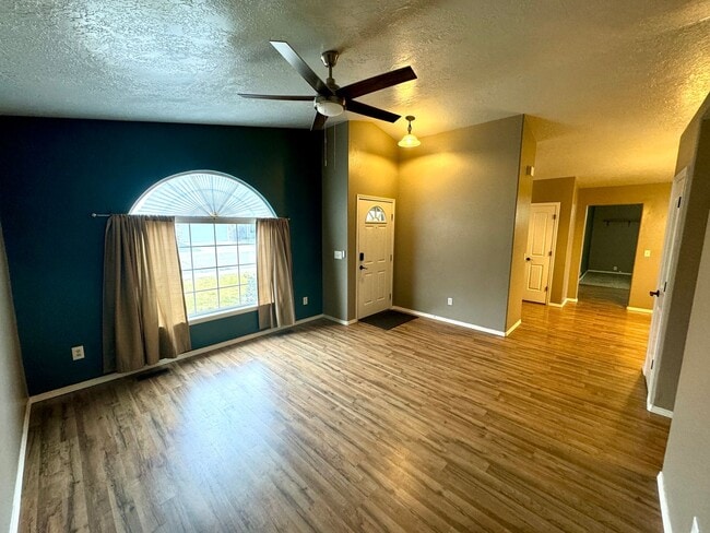 Building Photo - Beautiful Home in Prime Meridian Location