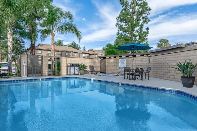 Building Photo - Pinecrest Apartment Homes