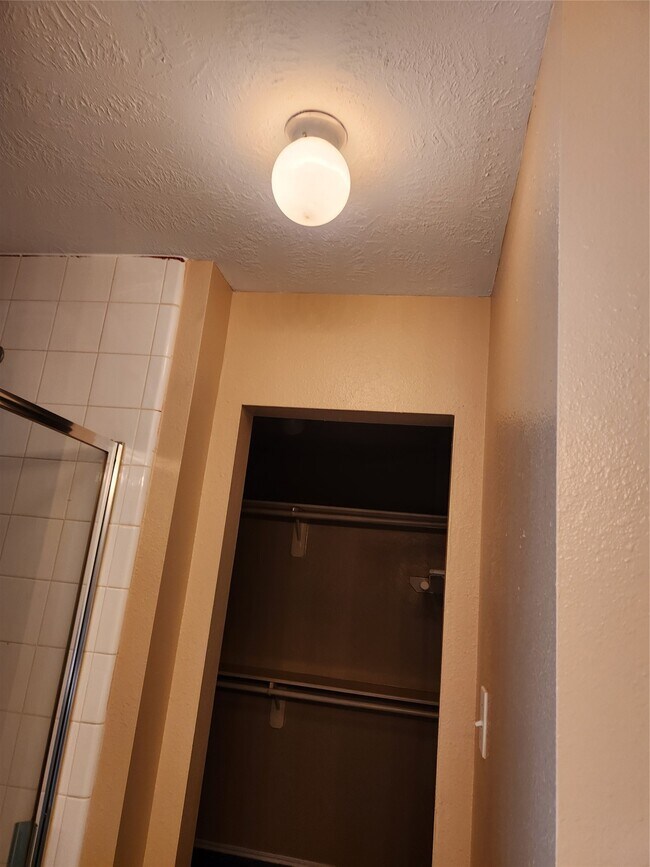 Building Photo - 7346 Cypress Pr Dr