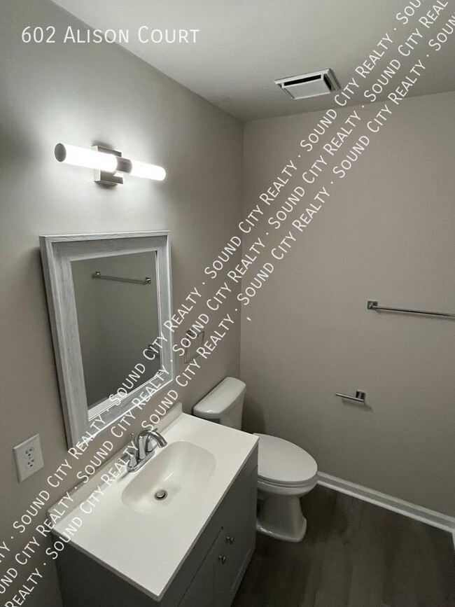 Building Photo - 602 Alison Ct