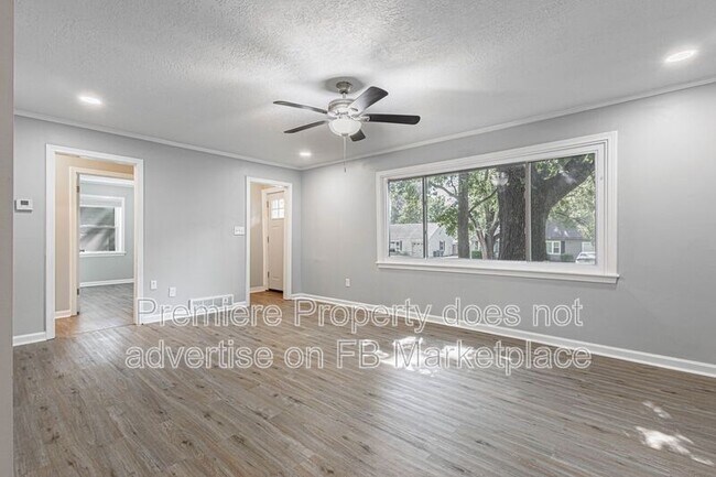 Building Photo - 2320 W 76th St