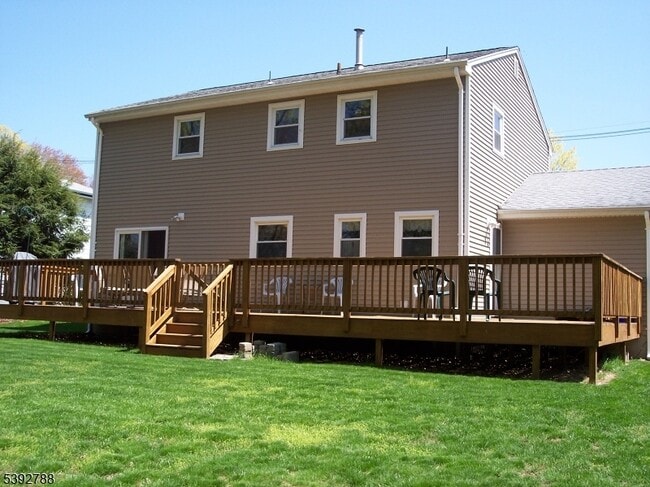 Building Photo - 42 Willow Way