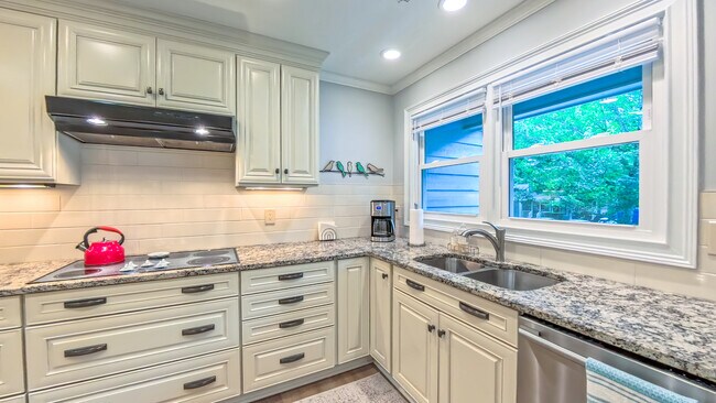 Building Photo - 107 Abbots Glen Ct