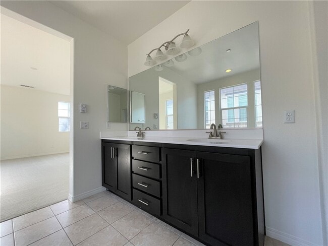 Building Photo - 2915 S Via Belamaria