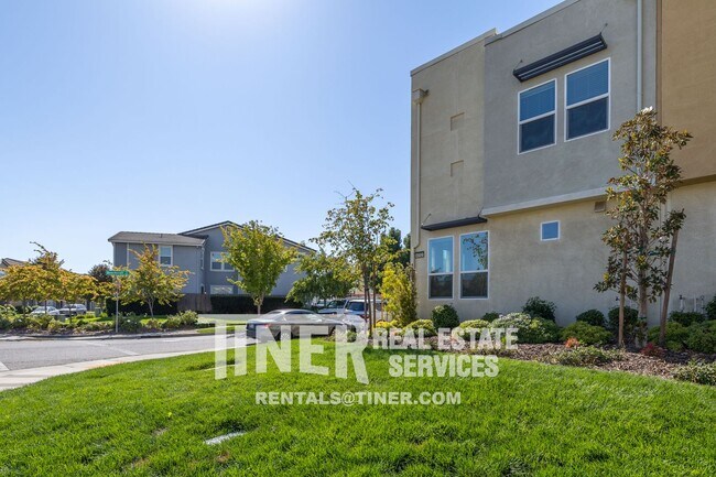 Building Photo - 4152 Rotor Ln