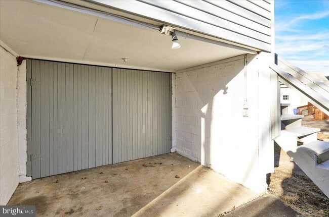 Building Photo - 834 N 5th St
