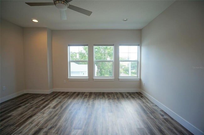 Building Photo - 3124 W Azeele St