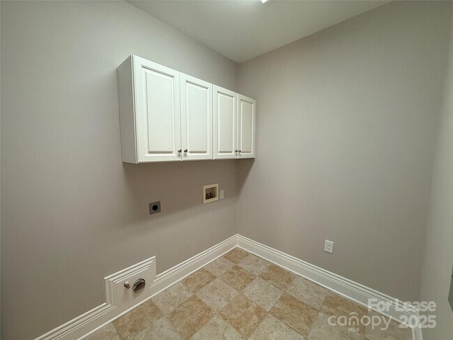 Building Photo - 21031 Catawba Ave