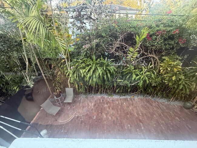 Building Photo - 1235 Coral Wy