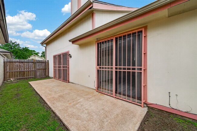 Building Photo - 13431 Clarewood Dr