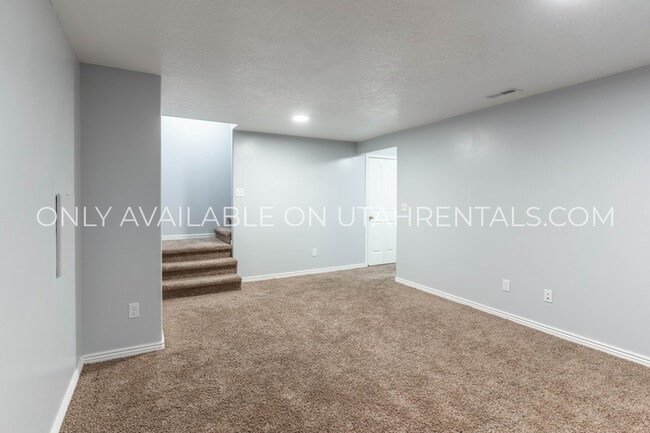 Building Photo - 763 E 80 S