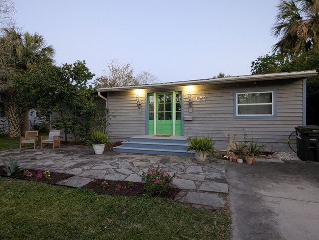 Building Photo - 144 Menendez Rd