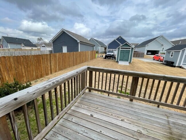 Building Photo - 1332 Big Falls Dr